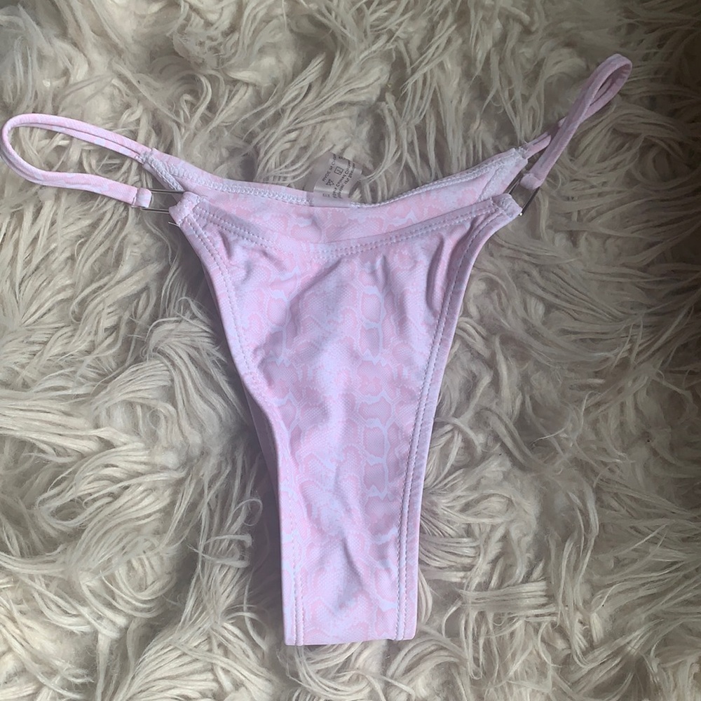 Bikini bottoms
